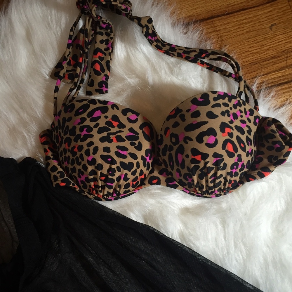 Swim Top cheetah print W/ color detail Sz L